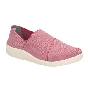 Cloudsteppers Clarks Womens Sillian Firn Red Slip-On Sneakers Comfort Flats 10
